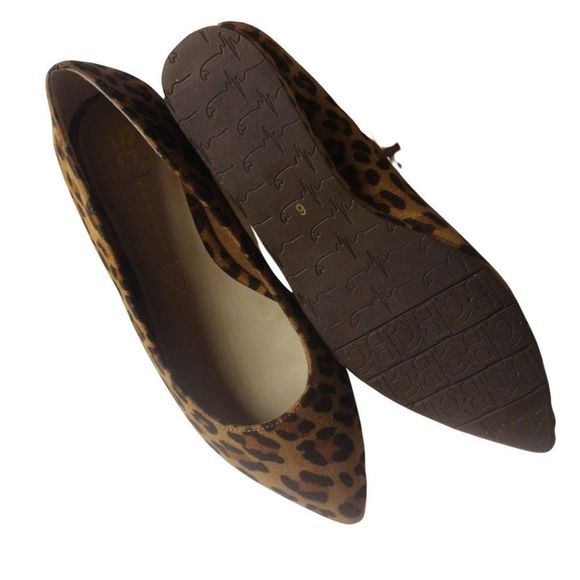 Animal Print Flats with Slight Wedge Heel Size 6 NEW in Box Born in California - Picture 4 of 11